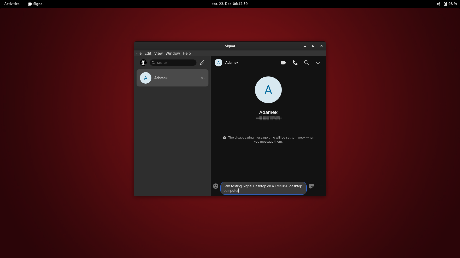 Screenshot of Signal Desktop, that has been installed and is running on FreeBSD with GNOME.