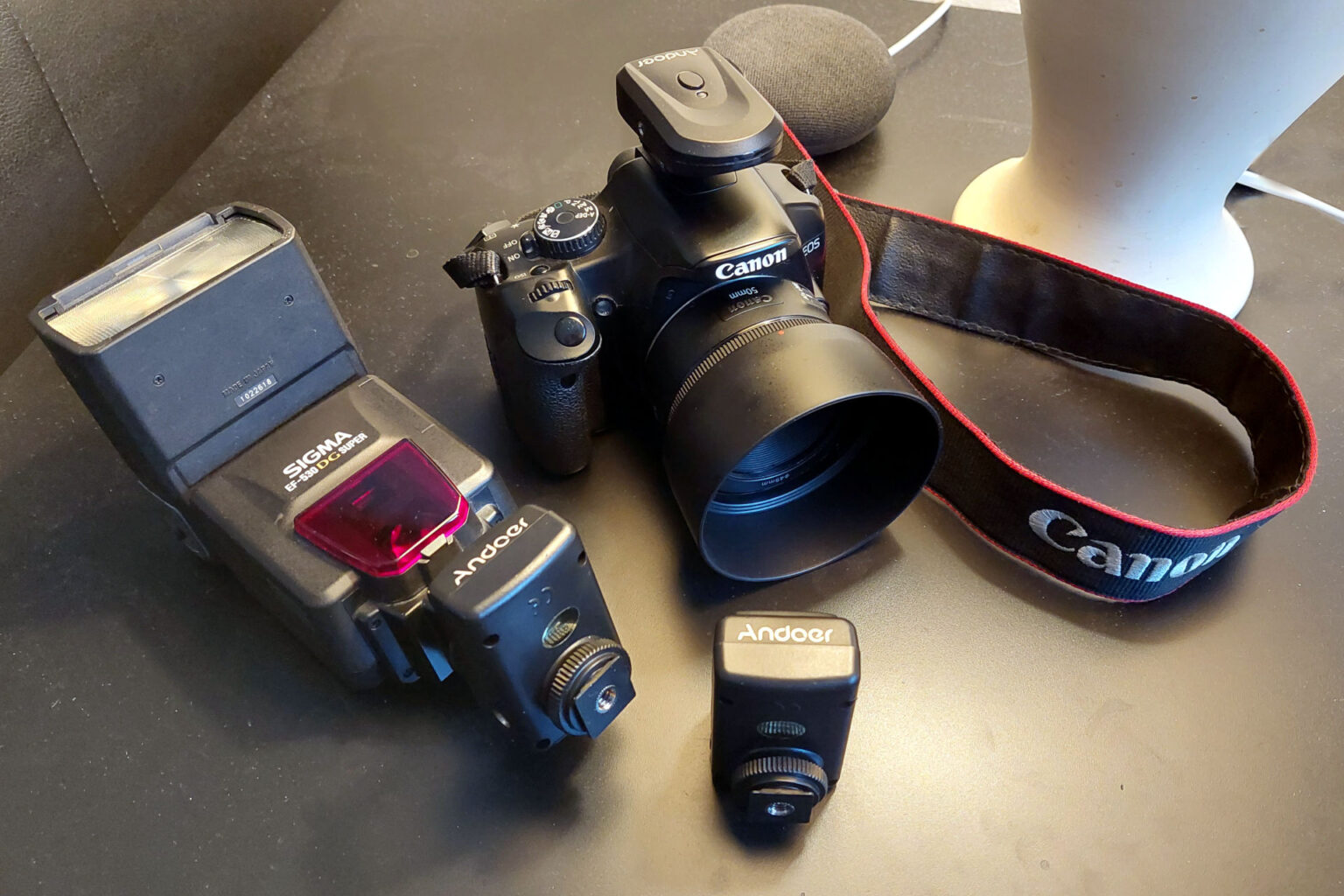 How to prepare Andoer wireless remote speedlite flash trigger